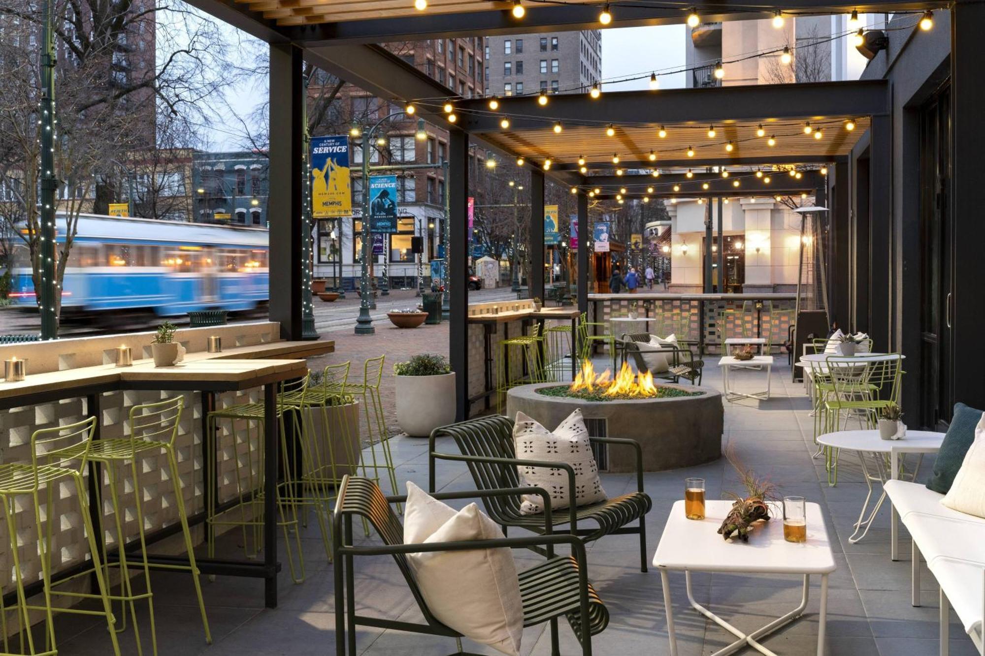 Отель Moxy Memphis Downtown Экстерьер фото