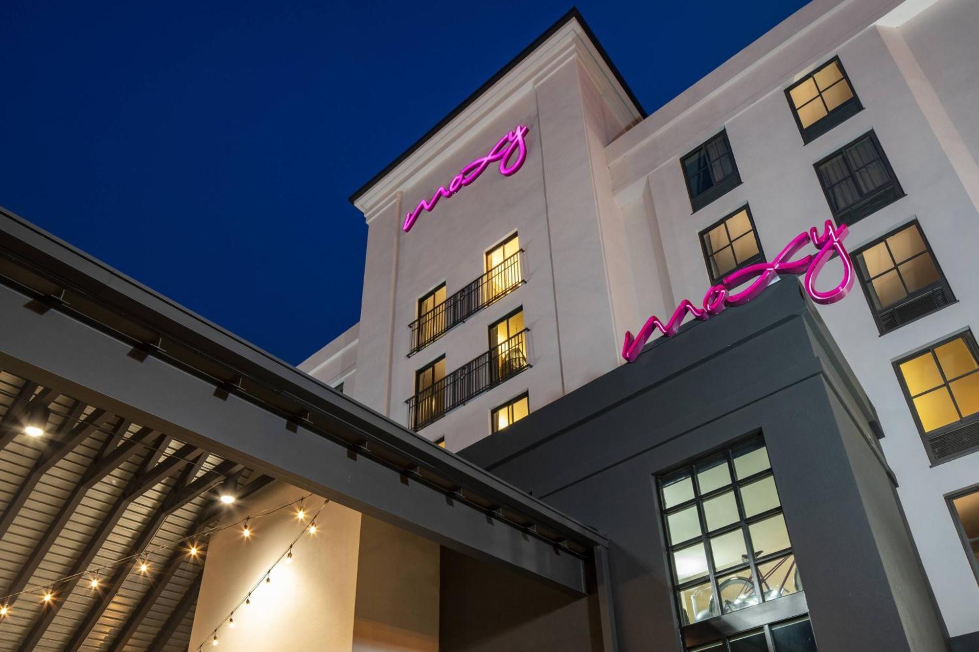 Отель Moxy Memphis Downtown Экстерьер фото