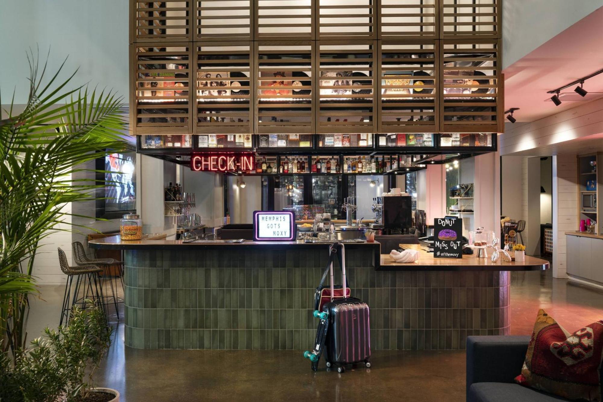 Отель Moxy Memphis Downtown Экстерьер фото