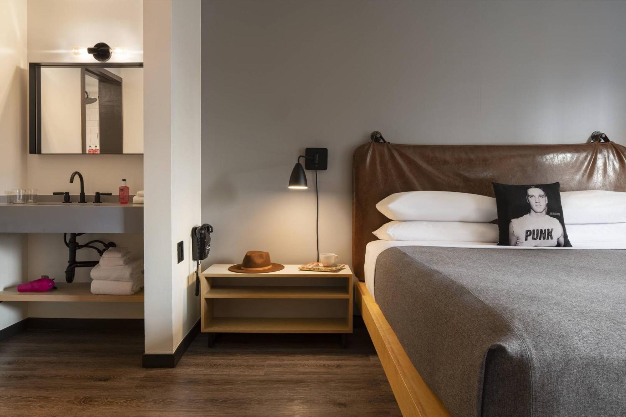 Отель Moxy Memphis Downtown Экстерьер фото