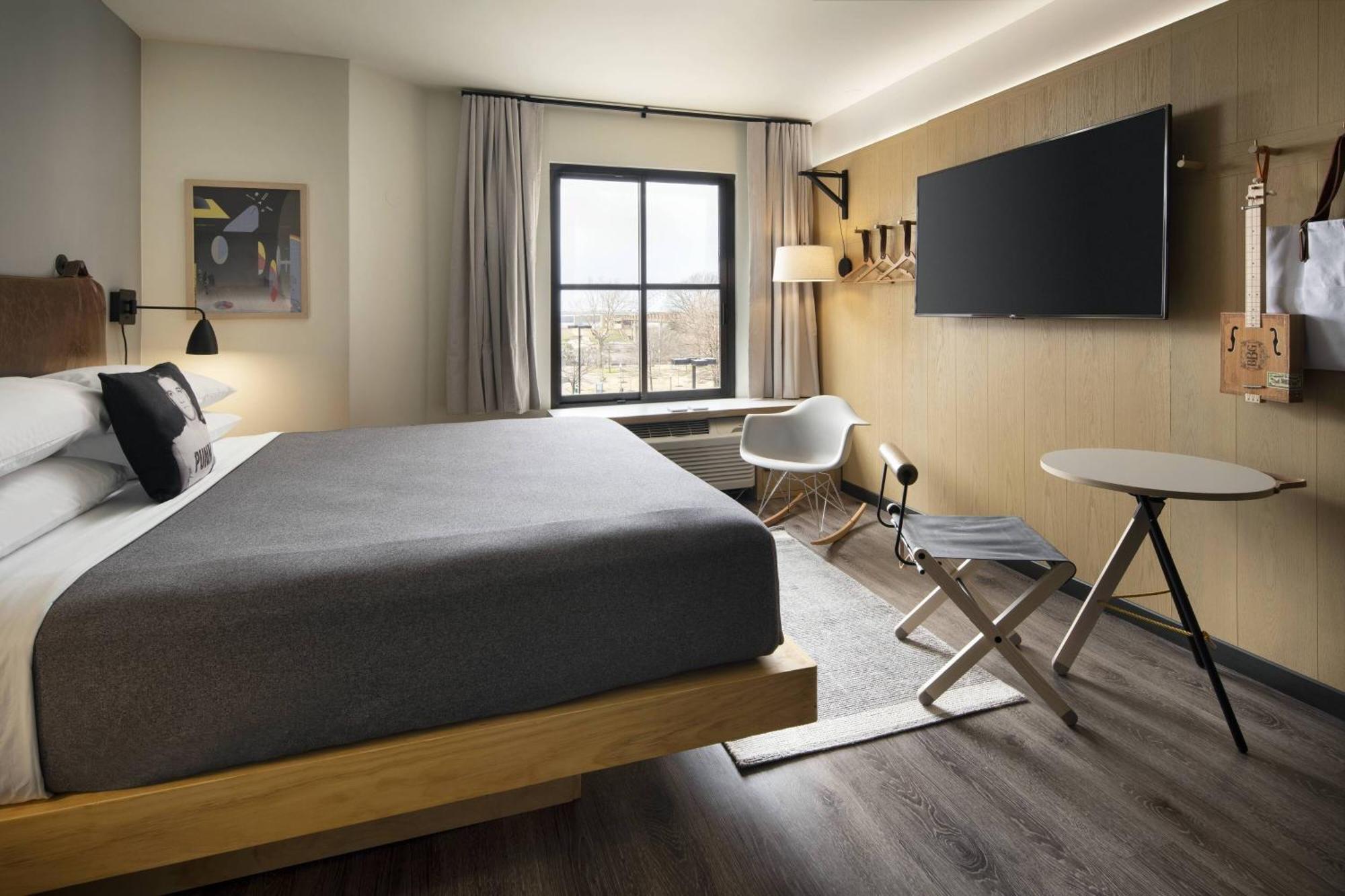 Отель Moxy Memphis Downtown Экстерьер фото