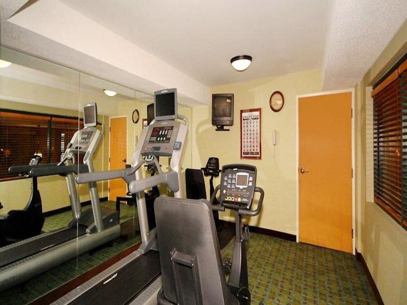Отель Moxy Memphis Downtown Экстерьер фото